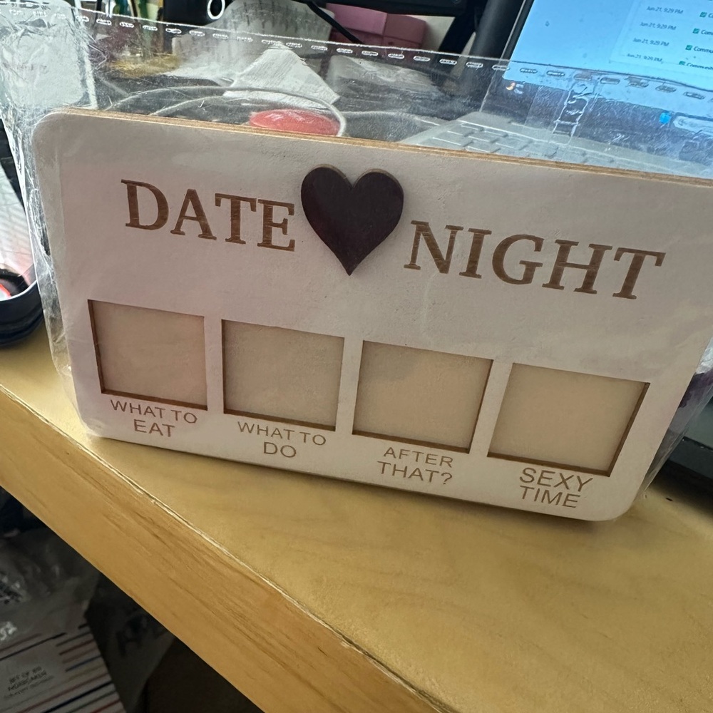 NIP Date Night Couples Dice Set - Picture 4 of 4